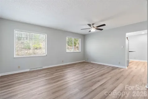 177 Country Road Brevard NC 28712