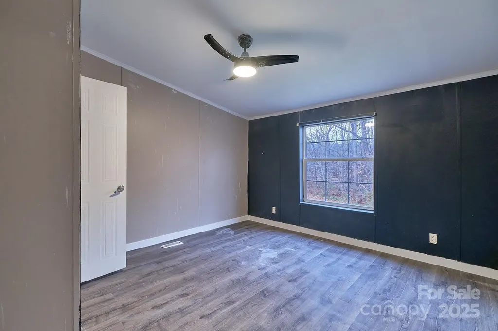 242 Granite Ridge Lane Winston Salem NC 27107