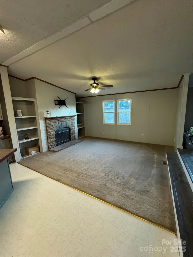 242 Granite Ridge Lane Winston Salem NC 27107