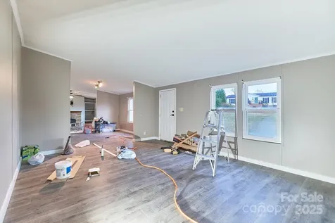 242 Granite Ridge Lane Winston Salem NC 27107