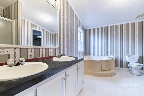 242 Granite Ridge Lane Winston Salem NC 27107