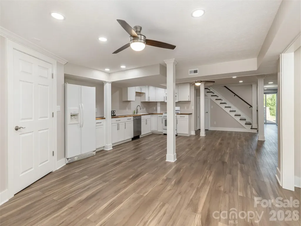 514 Whispering Hills Drive Hendersonville NC 28792