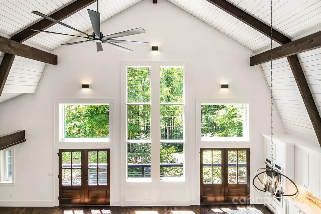 50 Turkey Trot Lane Burnsville NC 28714