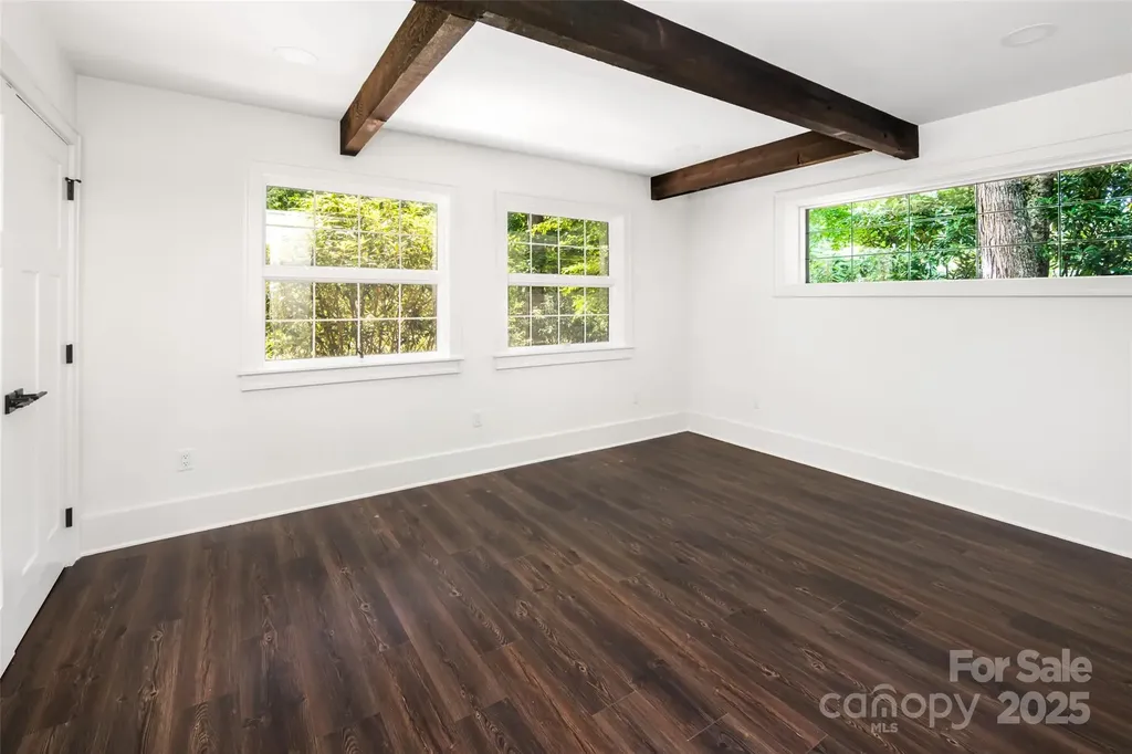 50 Turkey Trot Lane Burnsville NC 28714