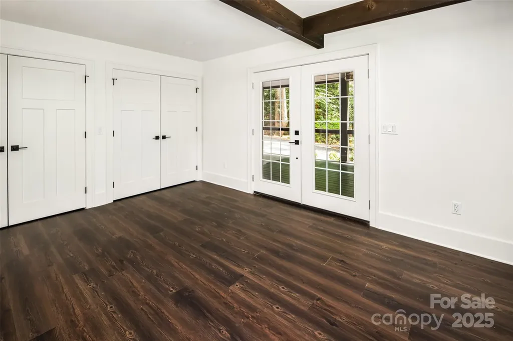 50 Turkey Trot Lane Burnsville NC 28714