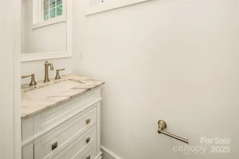 50 Turkey Trot Lane Burnsville NC 28714
