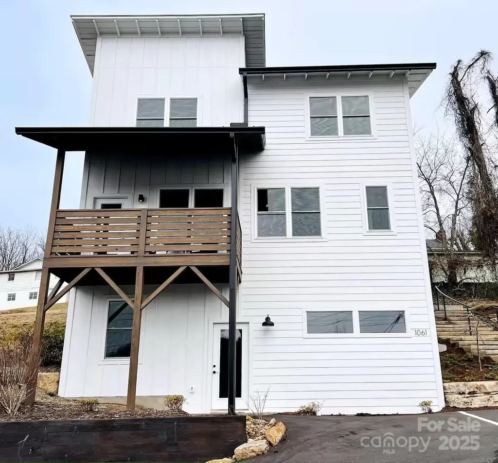 1061 Riverside Drive Asheville NC 28804