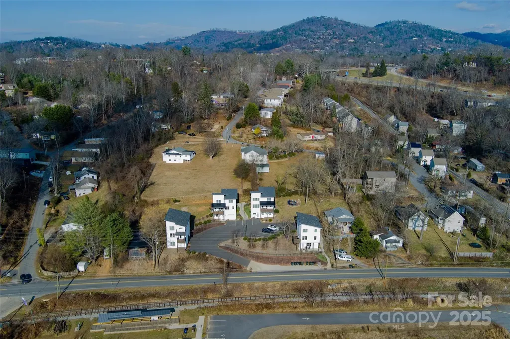 1061 Riverside Drive Asheville NC 28804