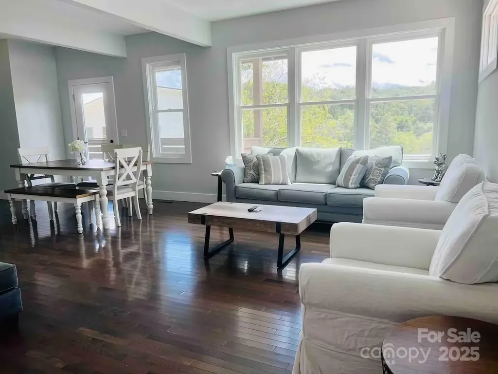1061 Riverside Drive Asheville NC 28804