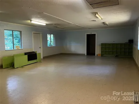 925 NE 5th Street NE Hickory NC 28601