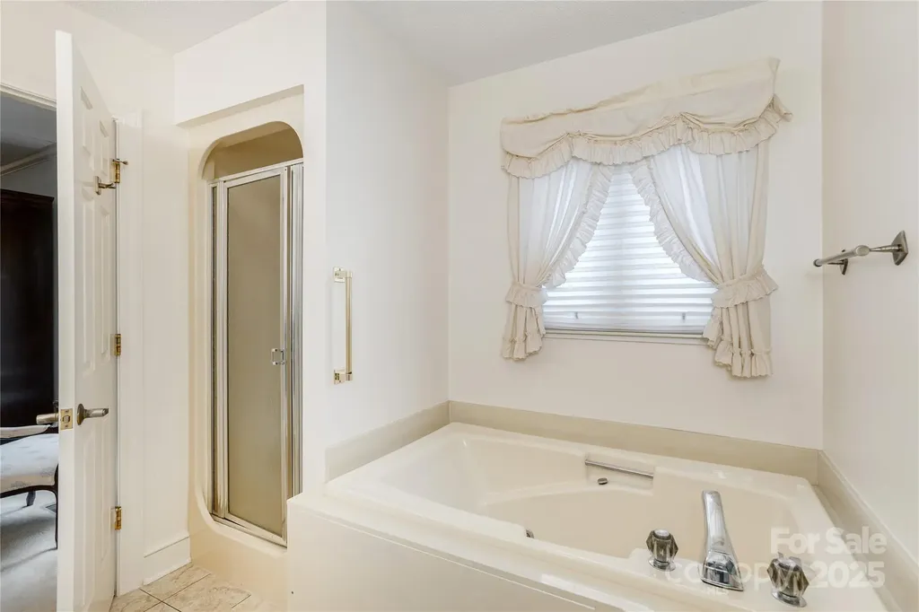 1 Westridge Court Hendersonville NC 28791