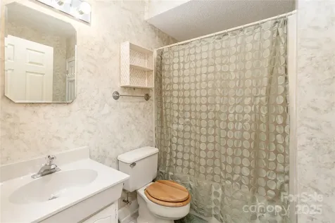 1 Westridge Court Hendersonville NC 28791