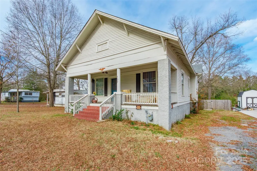 107 Hampton Street Chester SC 29706