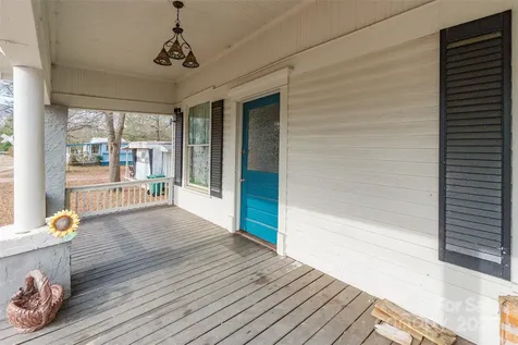 107 Hampton Street Chester SC 29706