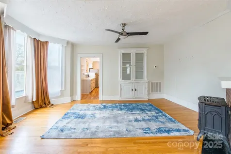 107 Hampton Street Chester SC 29706