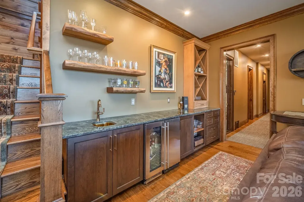 333 Kanasdatsi Drive Brevard NC 28712