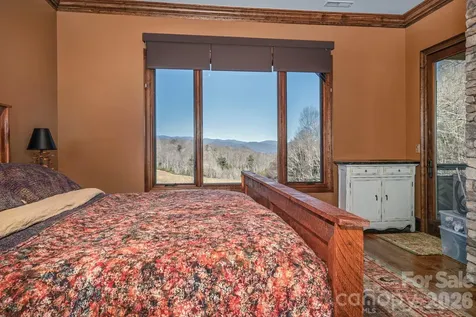 333 Kanasdatsi Drive Brevard NC 28712