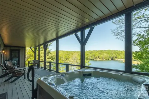 333 Kanasdatsi Drive Brevard NC 28712