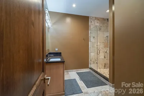 333 Kanasdatsi Drive Brevard NC 28712