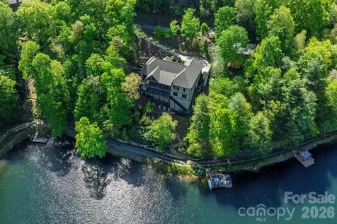 333 Kanasdatsi Drive Brevard NC 28712