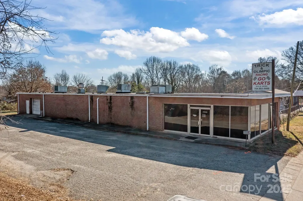 935 Shelton Avenue Statesville NC 28677