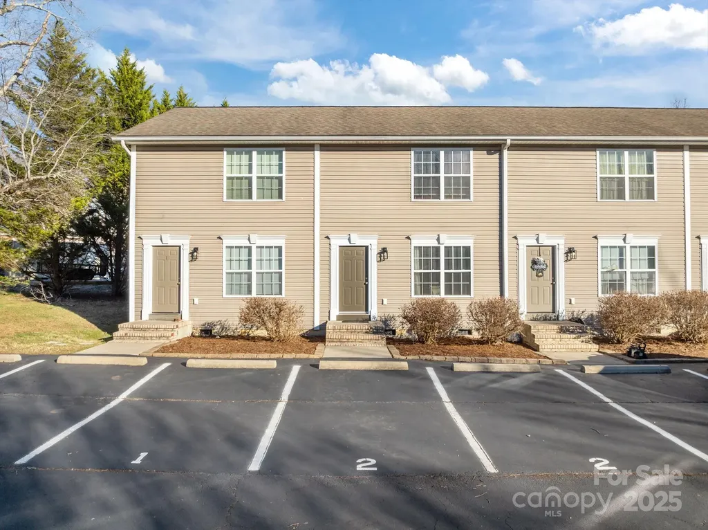 2 Meadow Glen Drive Fletcher NC 28732