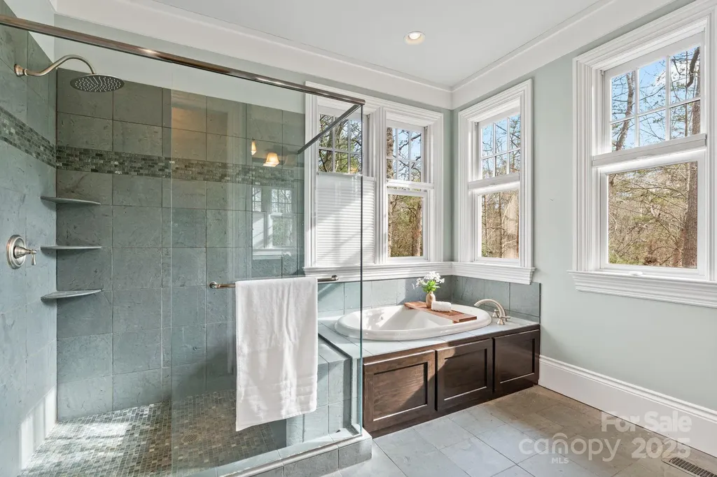 14 Landsdowne Court Asheville NC 28803