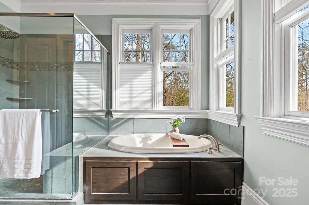 14 Landsdowne Court Asheville NC 28803