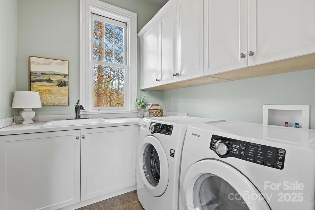 14 Landsdowne Court Asheville NC 28803
