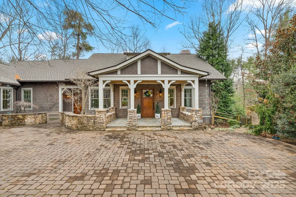 14 Landsdowne Court Asheville NC 28803