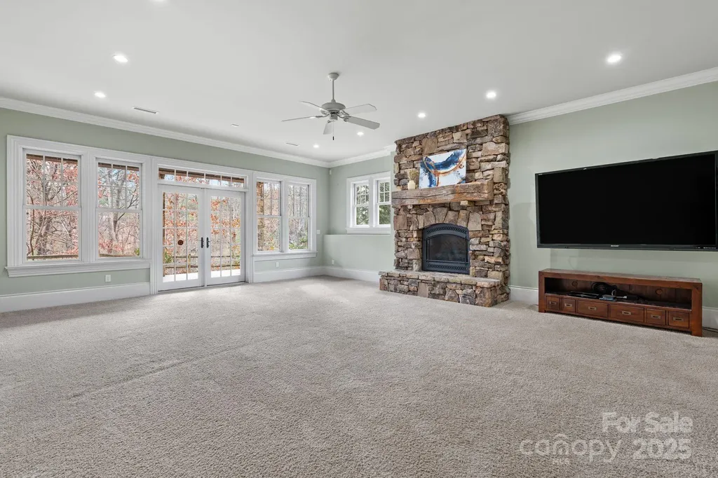 14 Landsdowne Court Asheville NC 28803