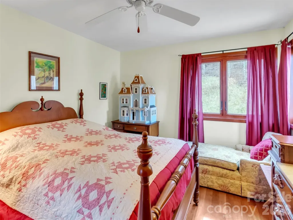 1201 Cathey Cove Road Waynesville NC 28786