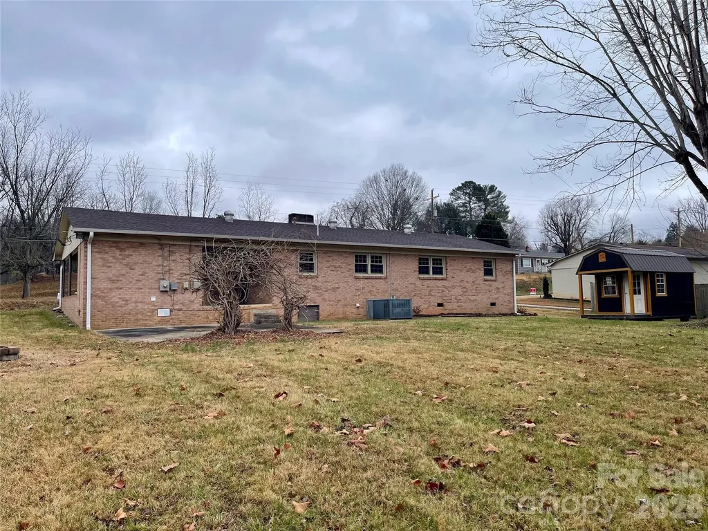 635 Powell Road NE Lenoir NC 28645