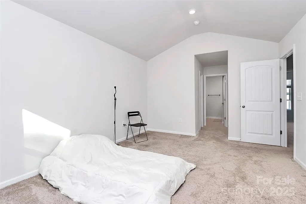 5209 Wolfridge Avenue Charlotte NC 28214