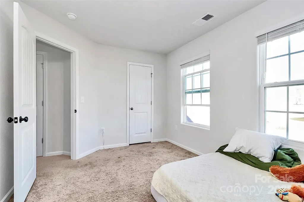 5209 Wolfridge Avenue Charlotte NC 28214