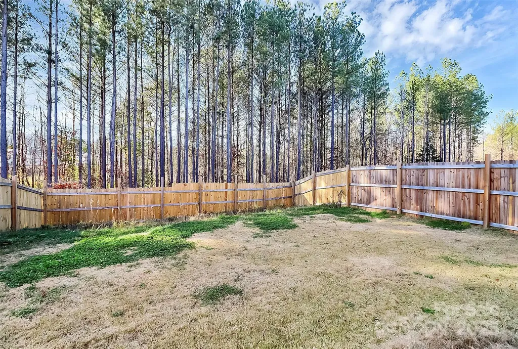 5209 Wolfridge Avenue Charlotte NC 28214