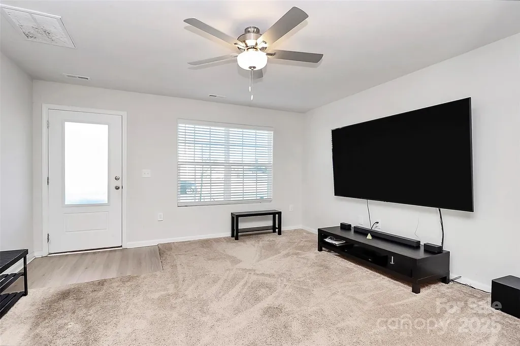 5209 Wolfridge Avenue Charlotte NC 28214