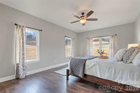 343 Rocky Lane Road Clyde NC 28721