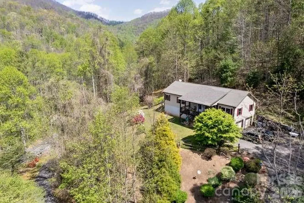 2 Ruffed Grouse Drive Weaverville NC 28787