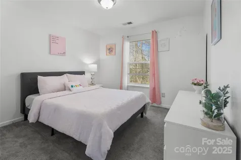 3735 Ernie Drive Charlotte NC 28269
