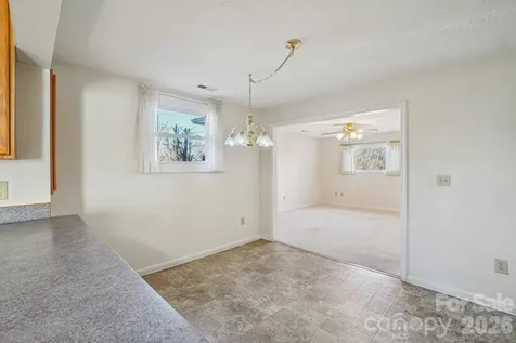 511 Oak Grove Road East Flat Rock NC 28731