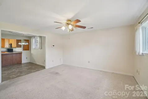 511 Oak Grove Road East Flat Rock NC 28731