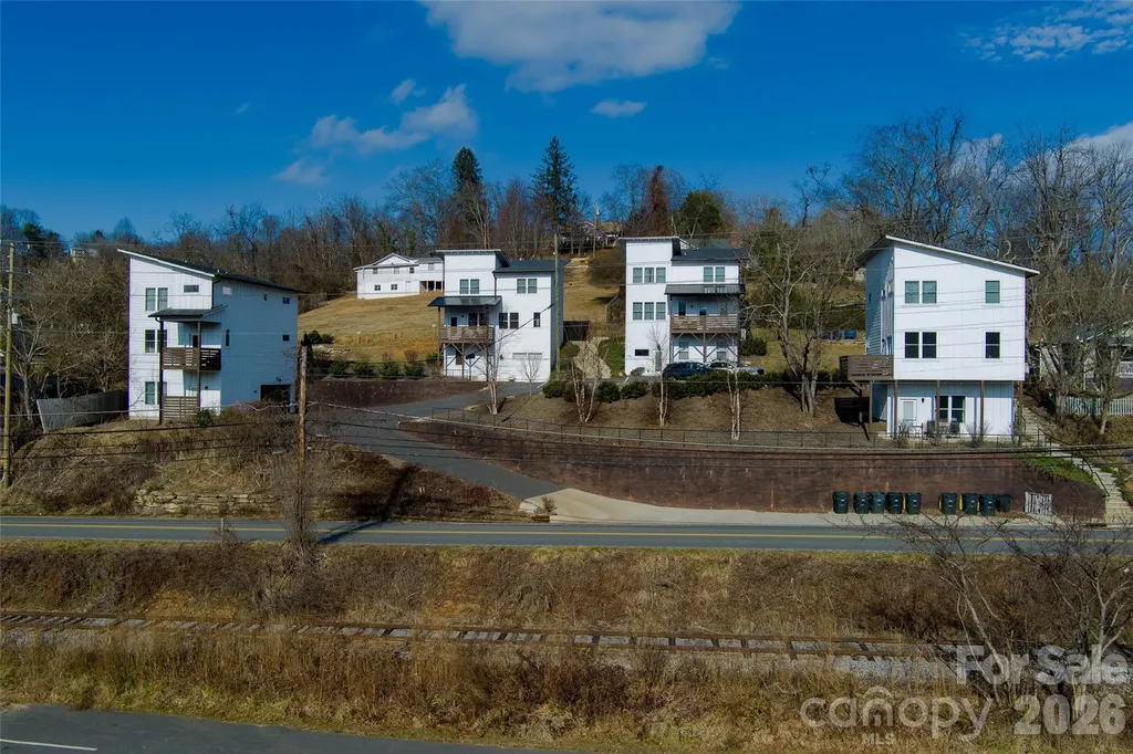 1063 Riverside Drive Asheville NC 28804