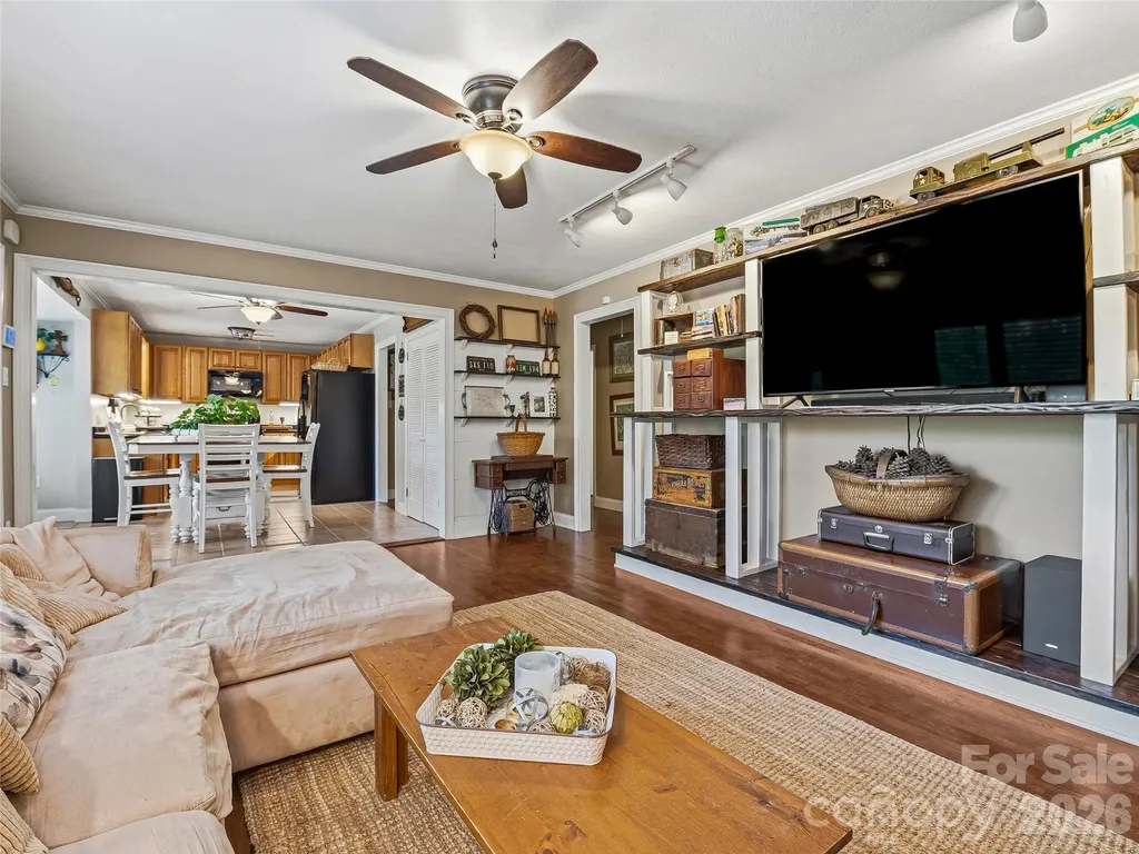 416 S Cherokee Avenue Black Mountain NC 28711