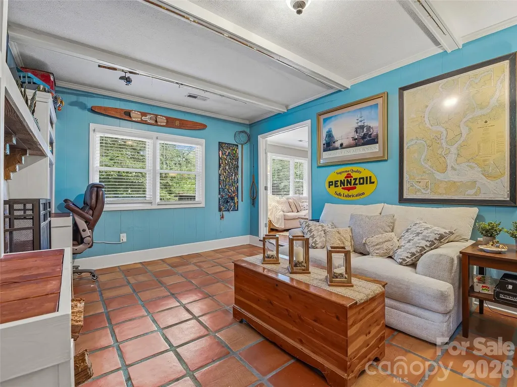 416 S Cherokee Avenue Black Mountain NC 28711