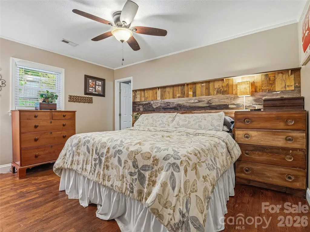 416 S Cherokee Avenue Black Mountain NC 28711