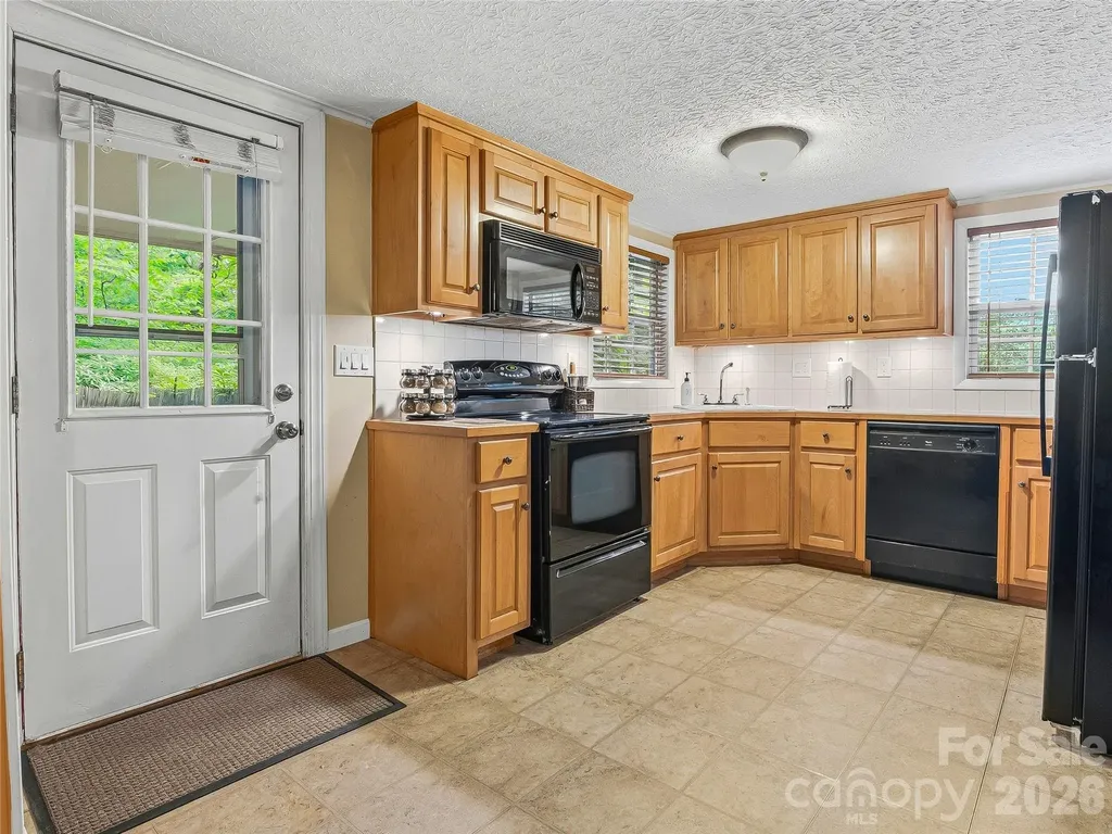 416 S Cherokee Avenue Black Mountain NC 28711