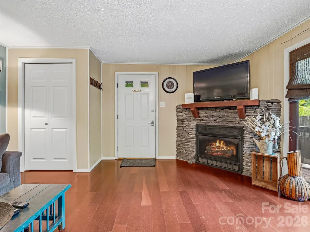 416 S Cherokee Avenue Black Mountain NC 28711