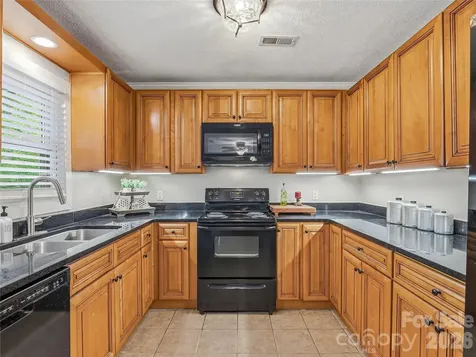 416 S Cherokee Avenue Black Mountain NC 28711