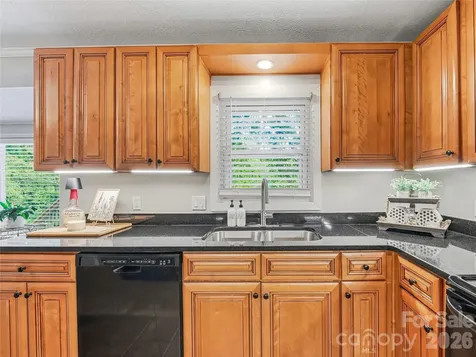 416 S Cherokee Avenue Black Mountain NC 28711